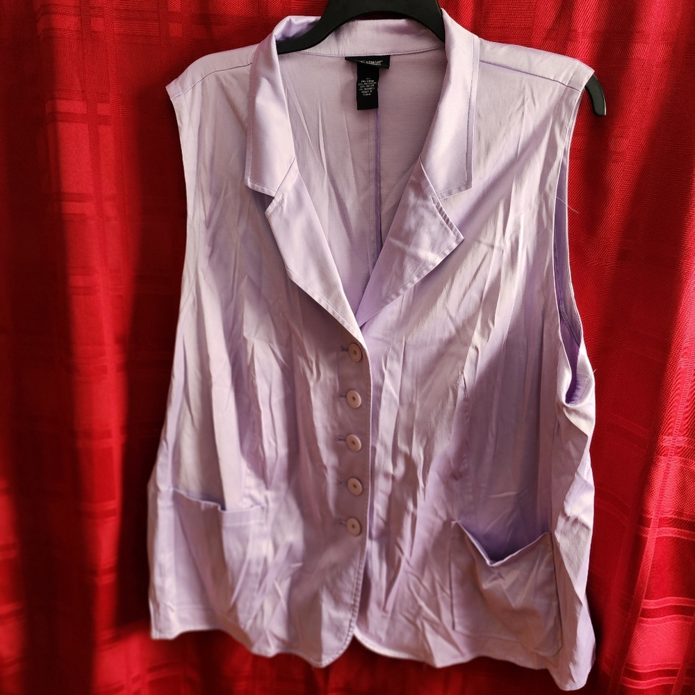 Liz & Me Lavender Sleeveless Button Front Vest